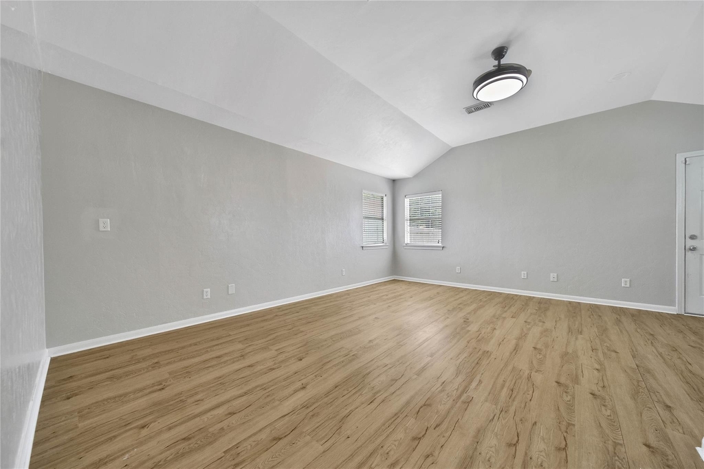 307 Lawrence Street - Photo 15
