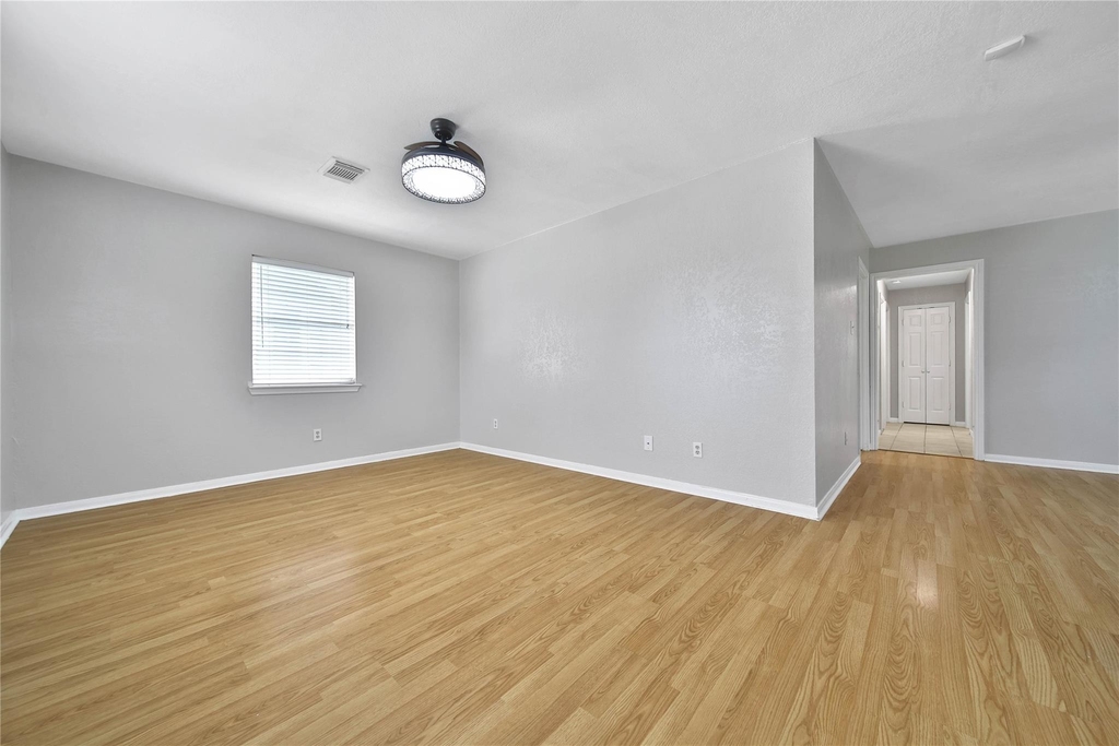 307 Lawrence Street - Photo 5