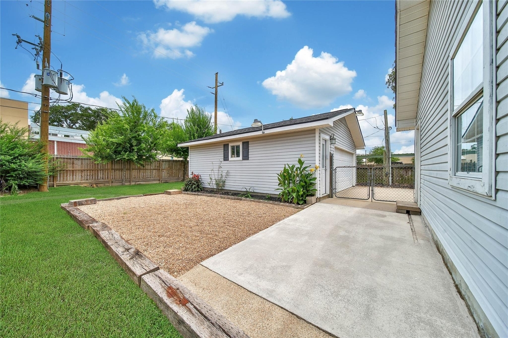 307 Lawrence Street - Photo 21