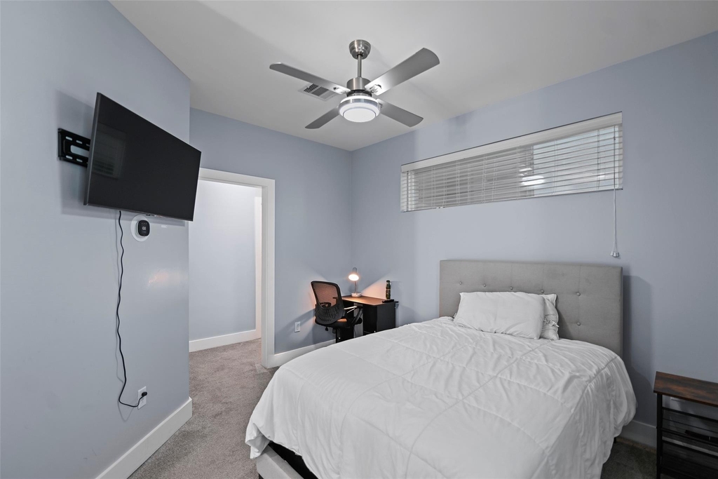 2413 Pease Street - Photo 3