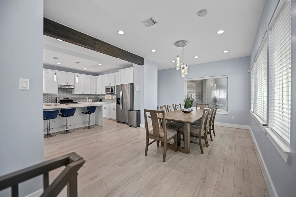 2413 Pease Street - Photo 9