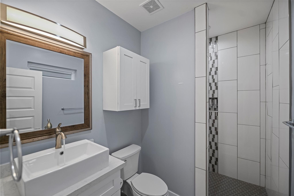 2413 Pease Street - Photo 4