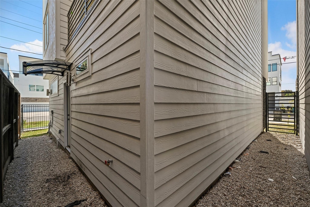 2413 Pease Street - Photo 6