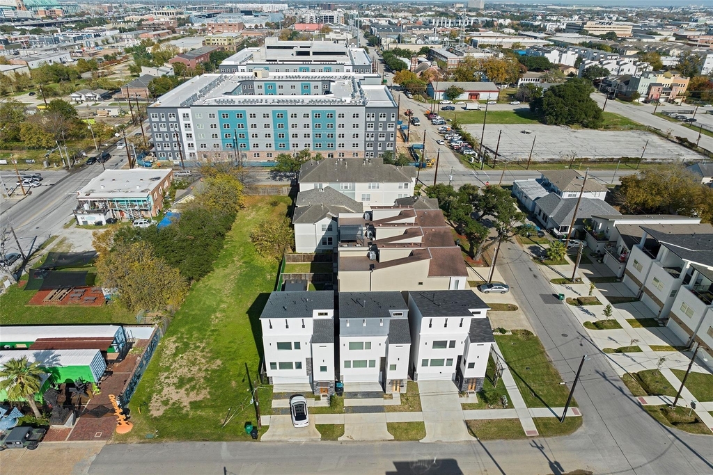 2413 Pease Street - Photo 36