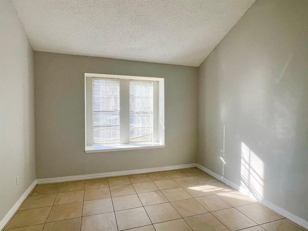 18586 N Lyford Drive - Photo 7