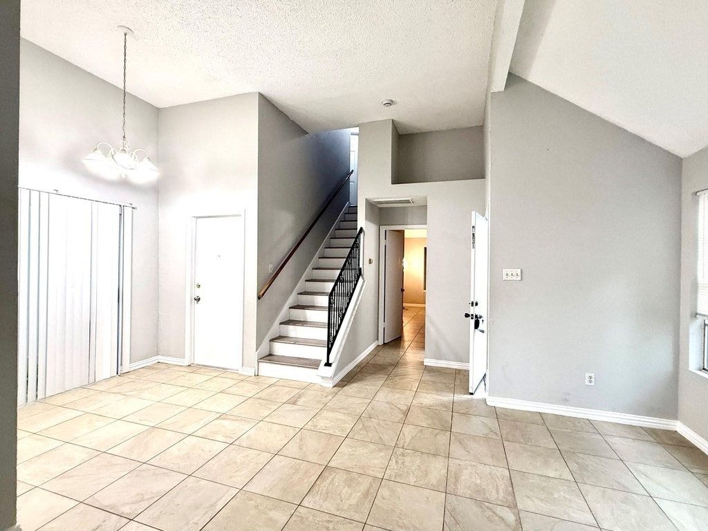 18586 N Lyford Drive - Photo 10