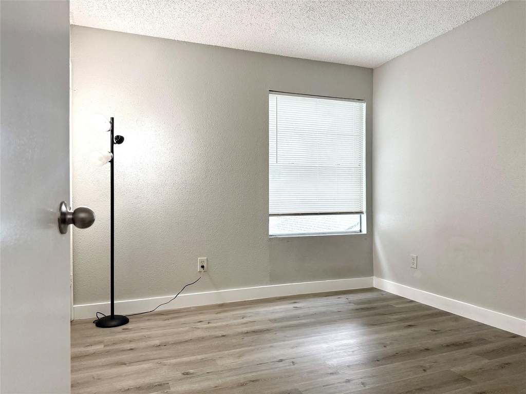 18586 N Lyford Drive - Photo 11