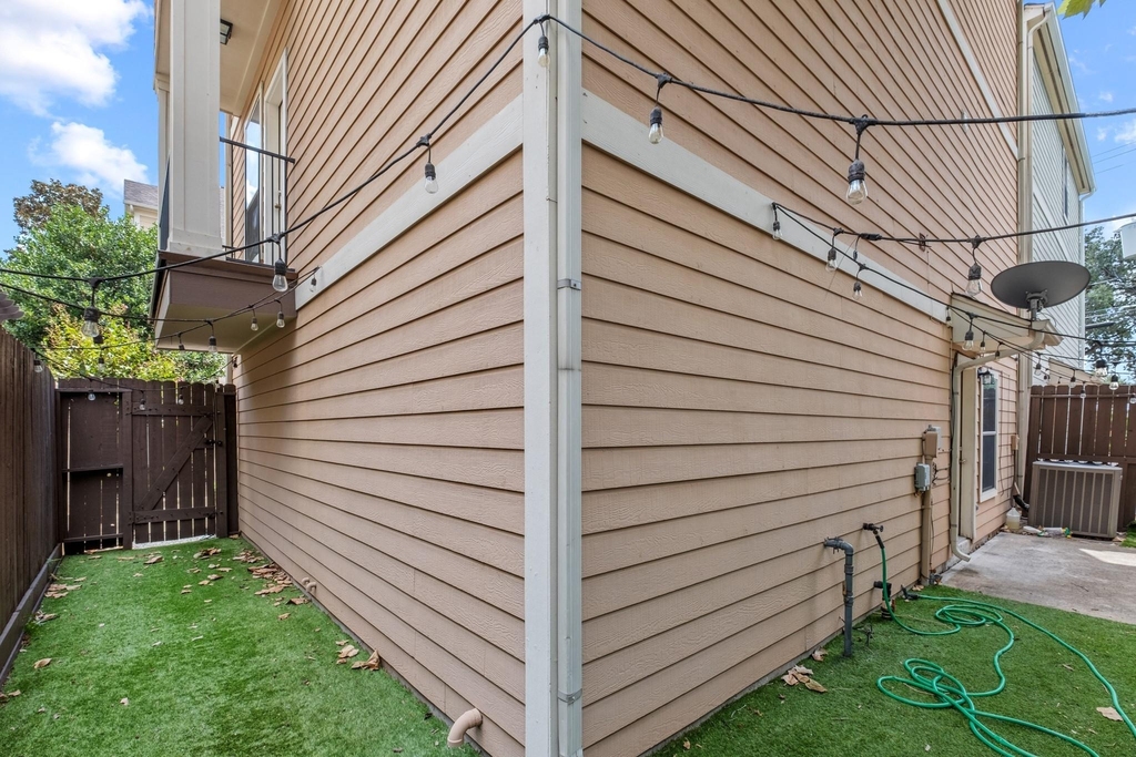 5314 Schuler Street - Photo 32