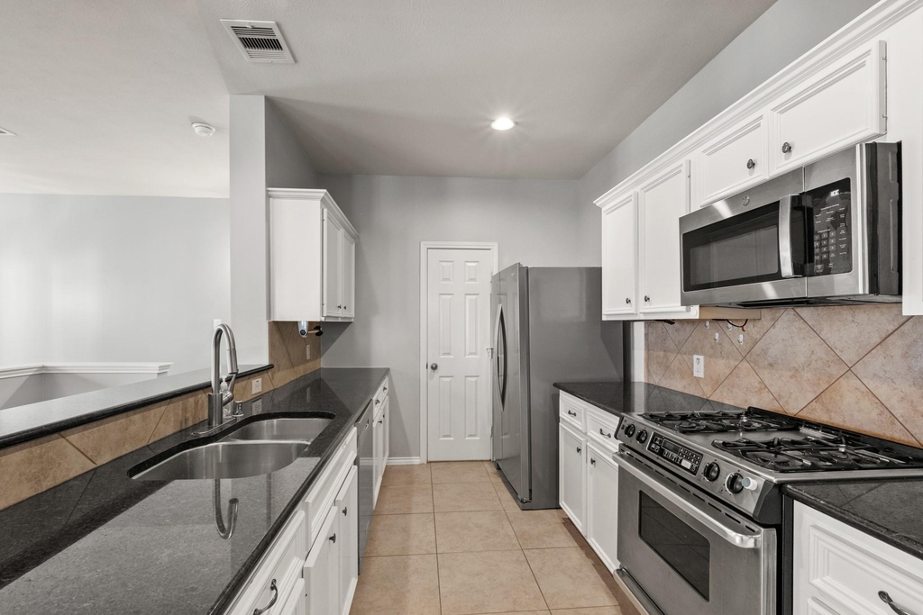 5314 Schuler Street - Photo 8