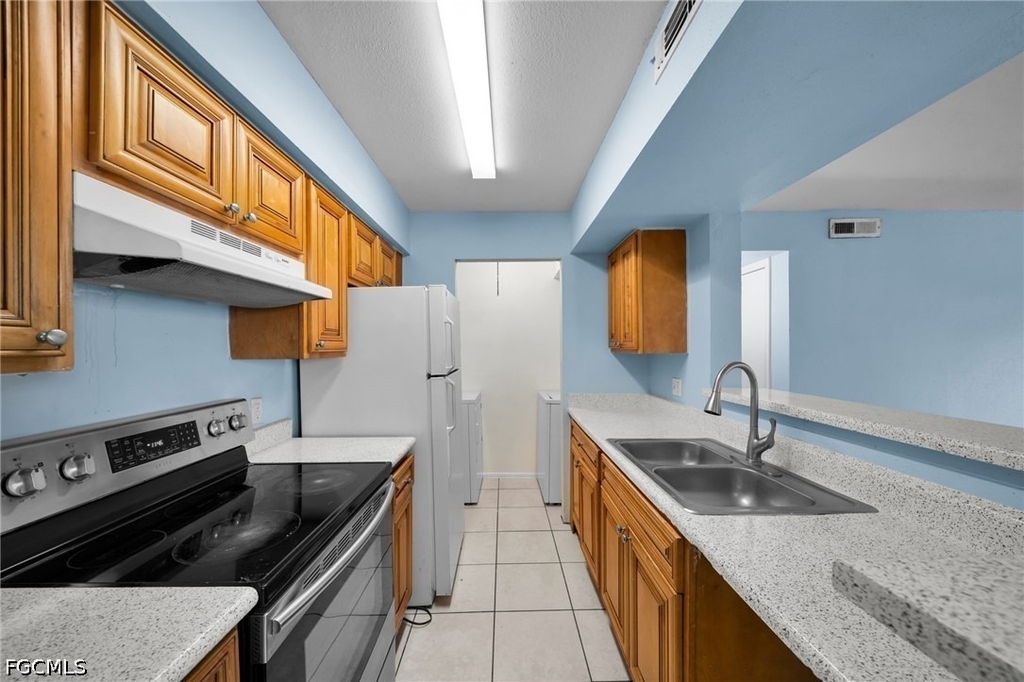 2885 Winkler Avenue - Photo 6