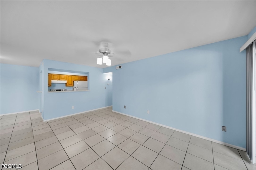 2885 Winkler Avenue - Photo 2