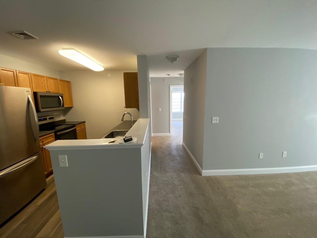 122 Coliseum - Photo 6