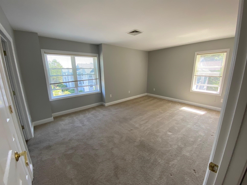 122 Coliseum - Photo 7