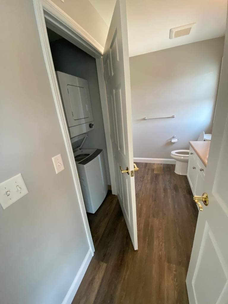 122 Coliseum - Photo 8