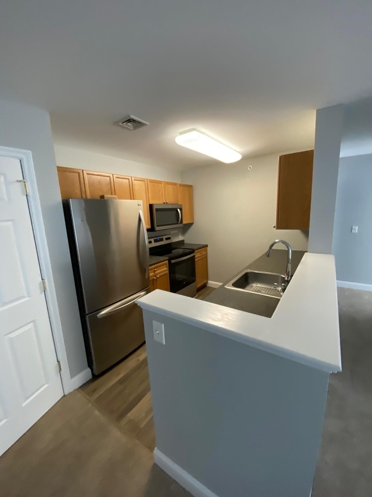 122 Coliseum - Photo 3