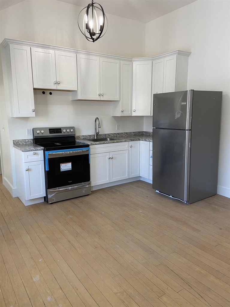 73 Main - Photo 3