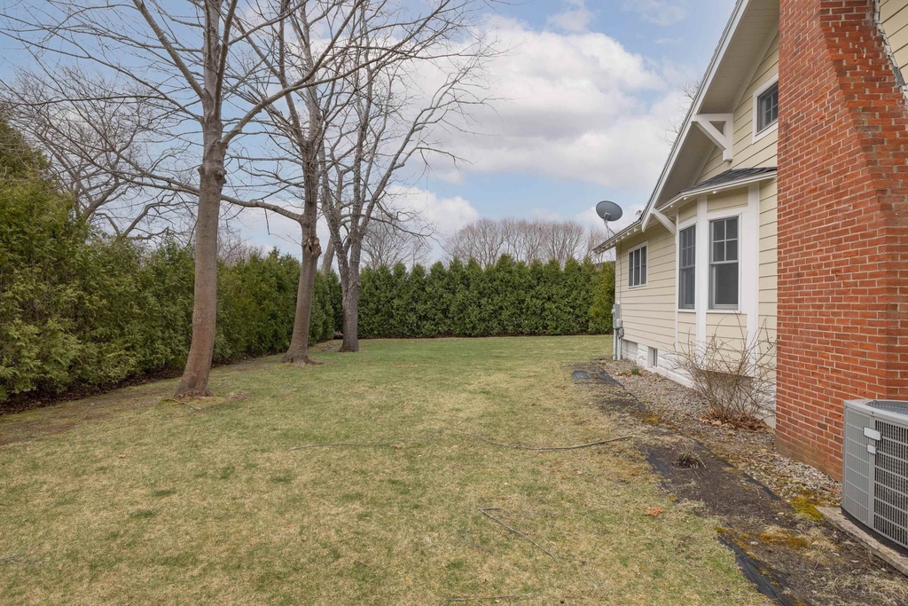 808 Central - Photo 16