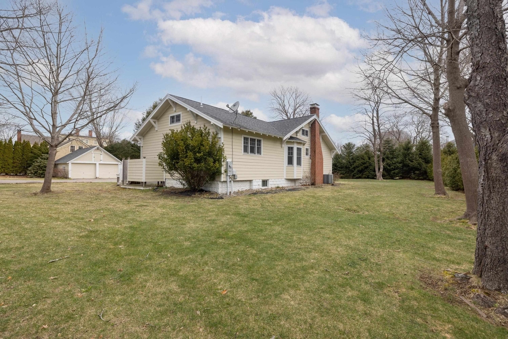 808 Central - Photo 23