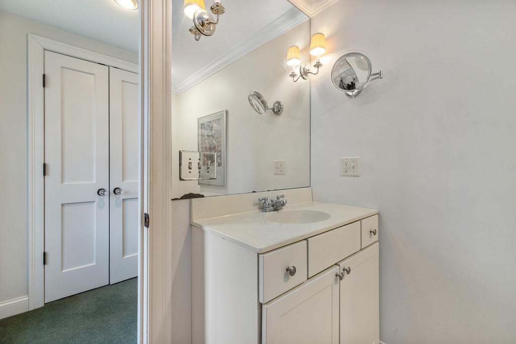 808 Central - Photo 25