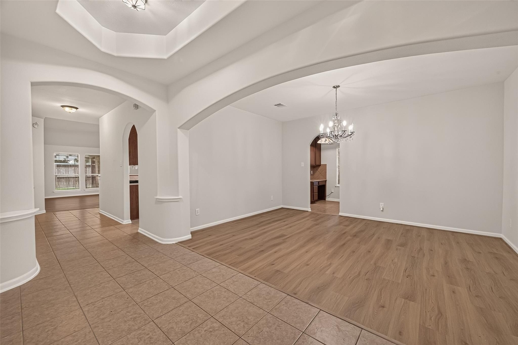 4823 Grand Chateau Lane - Photo 4