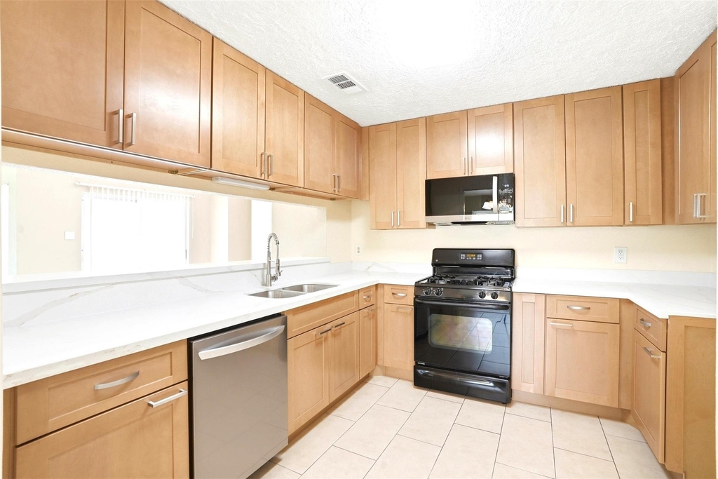 7502 Addicks Clodine Road - Photo 10