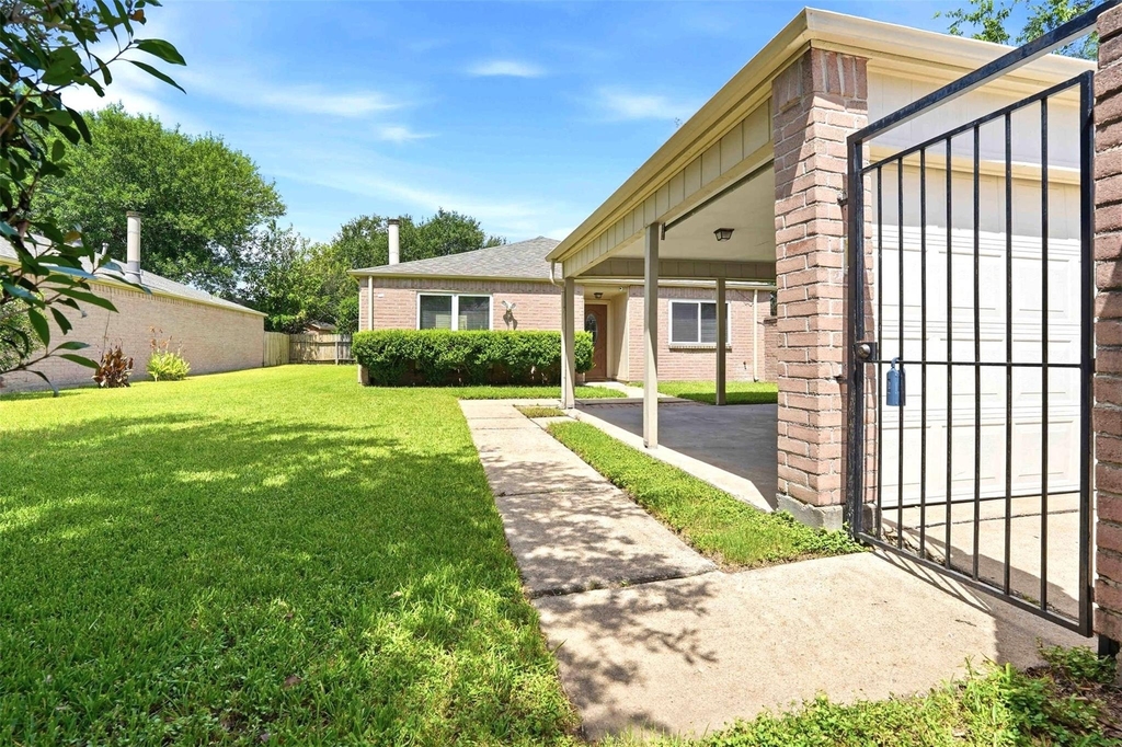 7502 Addicks Clodine Road - Photo 22