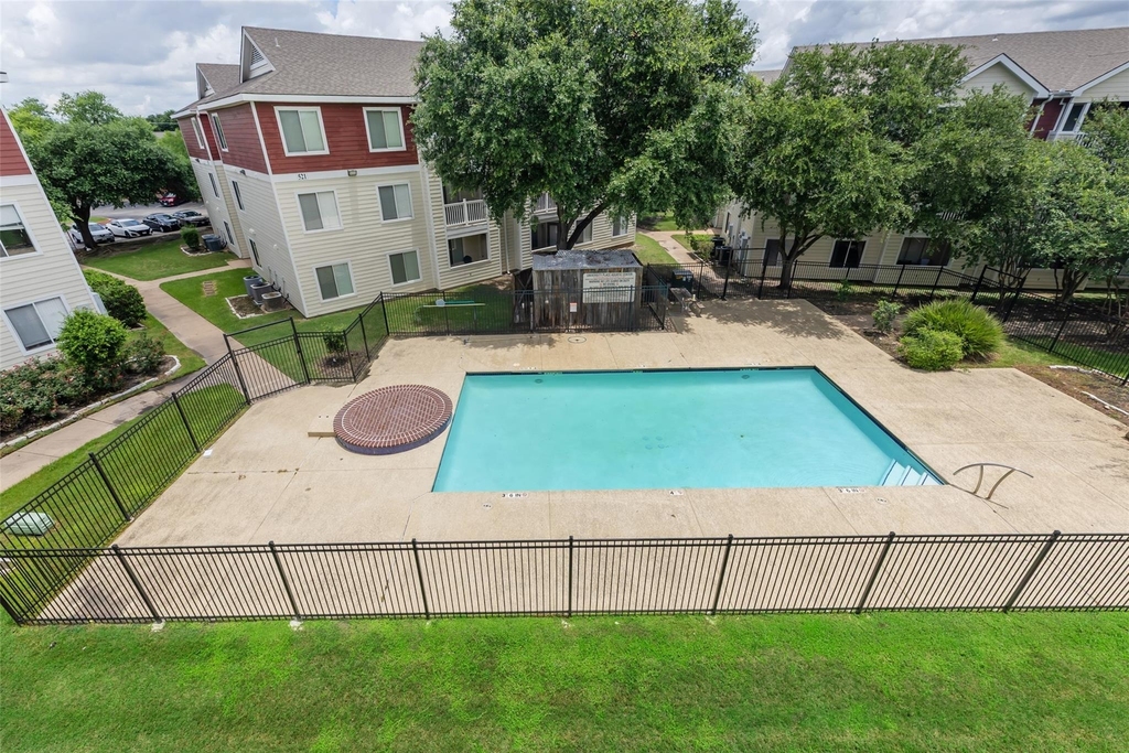 527 Southwest Parkway - Photo 20