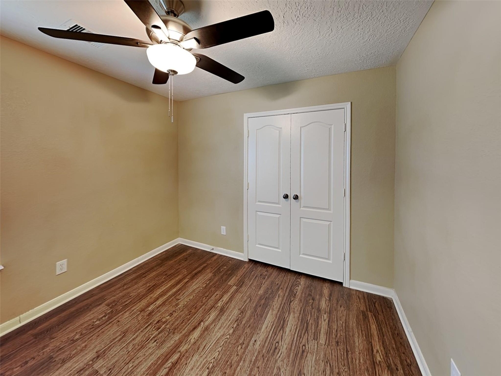 3030 Legends York Drive - Photo 12