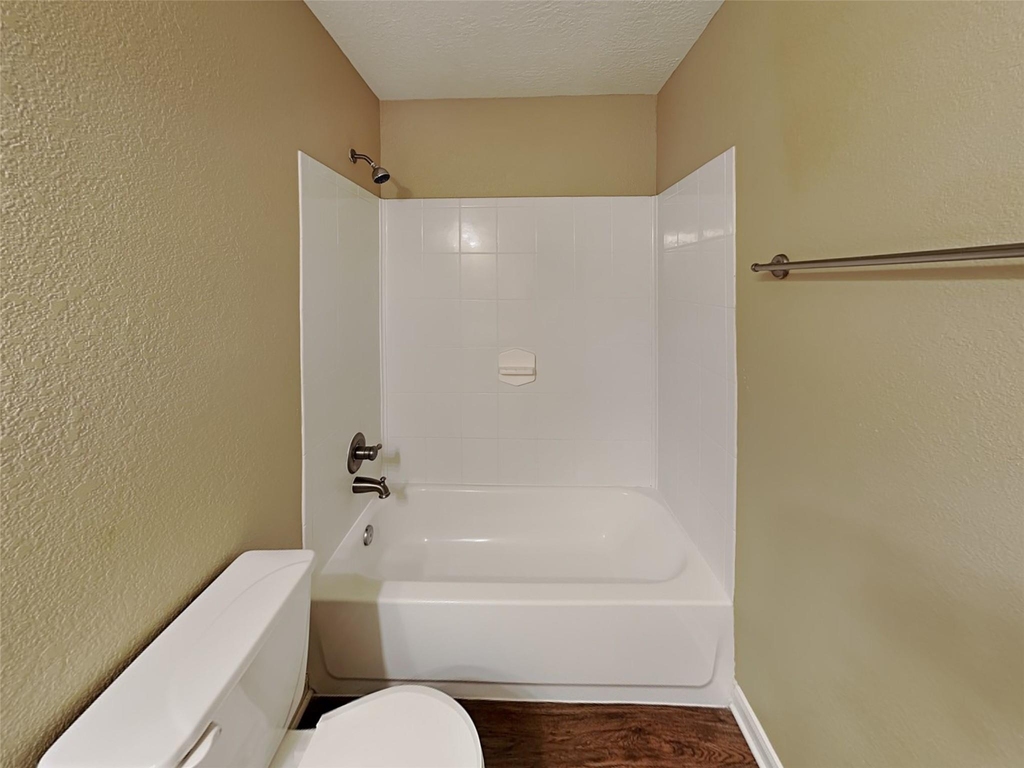 3030 Legends York Drive - Photo 14