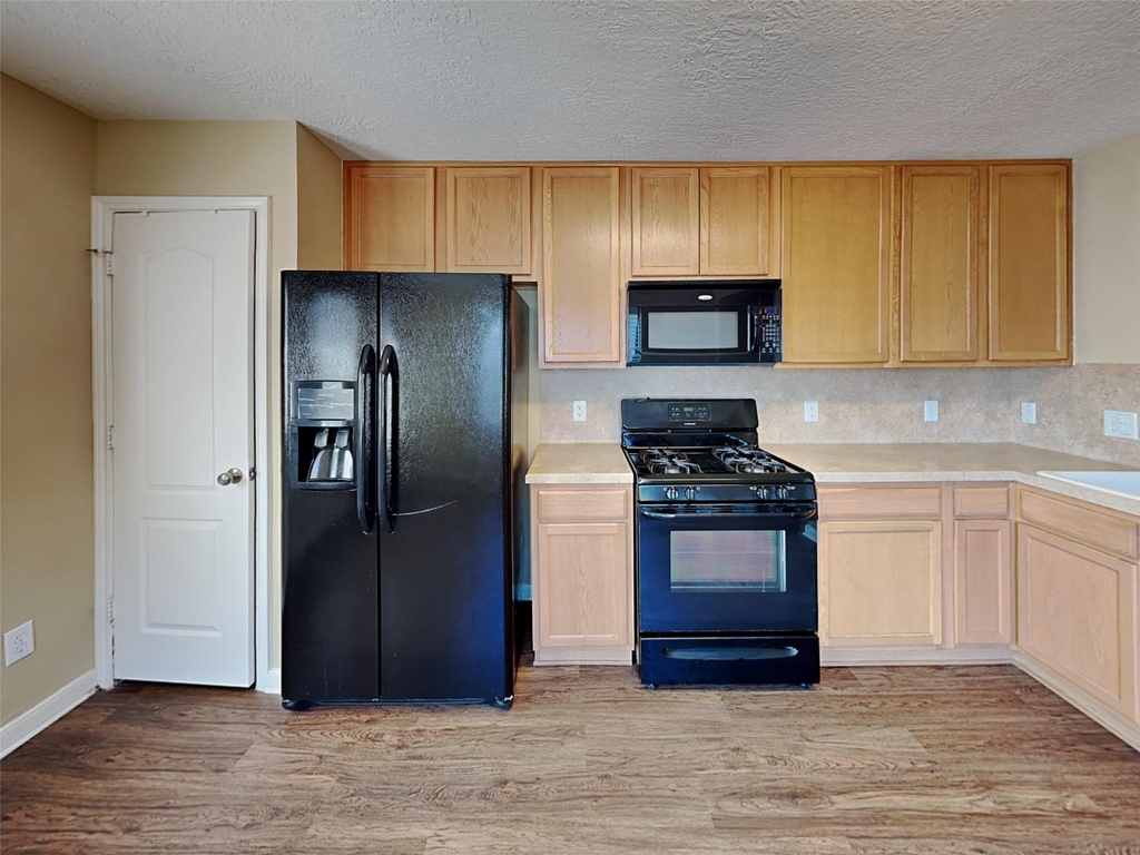3030 Legends York Drive - Photo 1