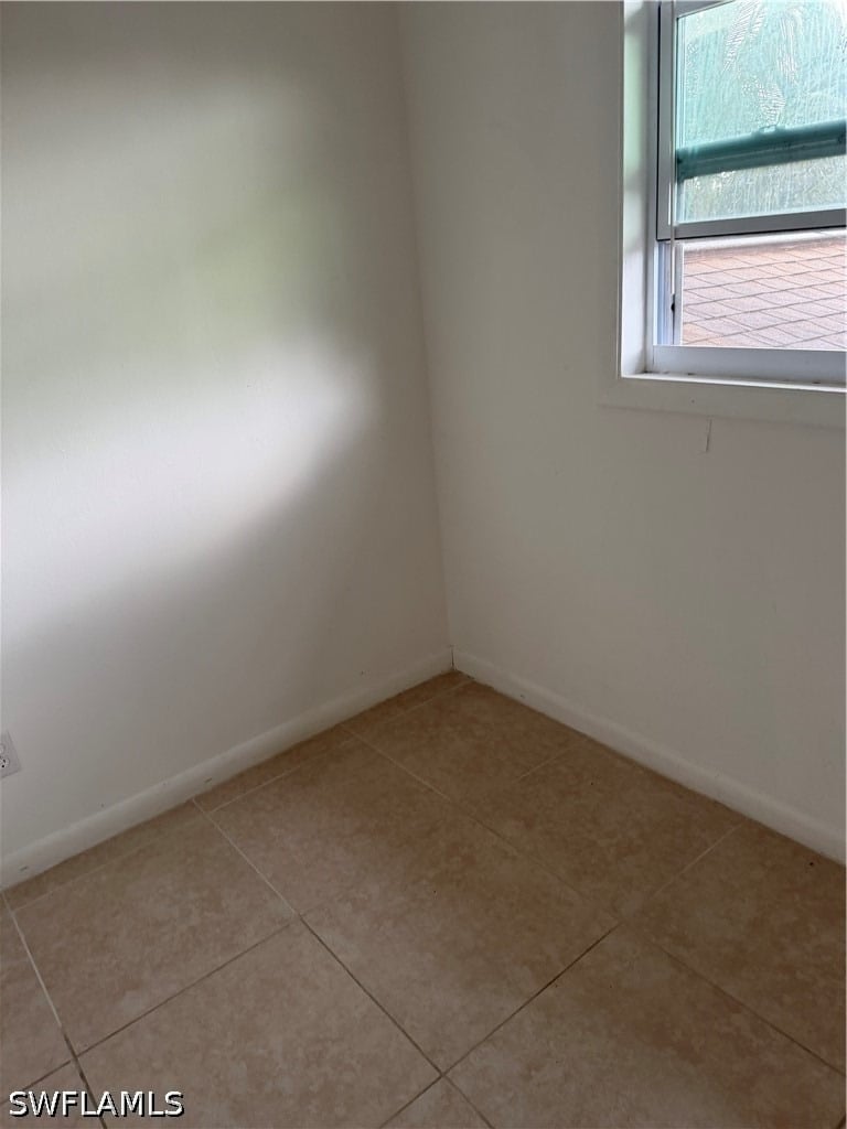 2496 42nd Street Sw - Photo 4