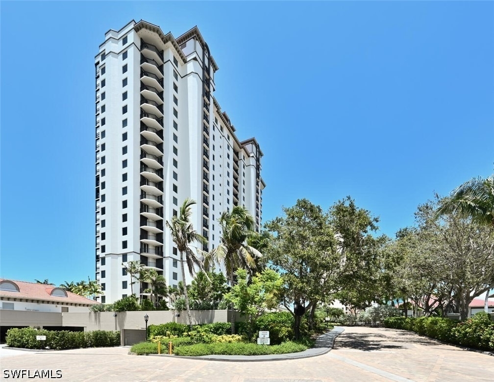 7225 Pelican Bay Boulevard - Photo 0