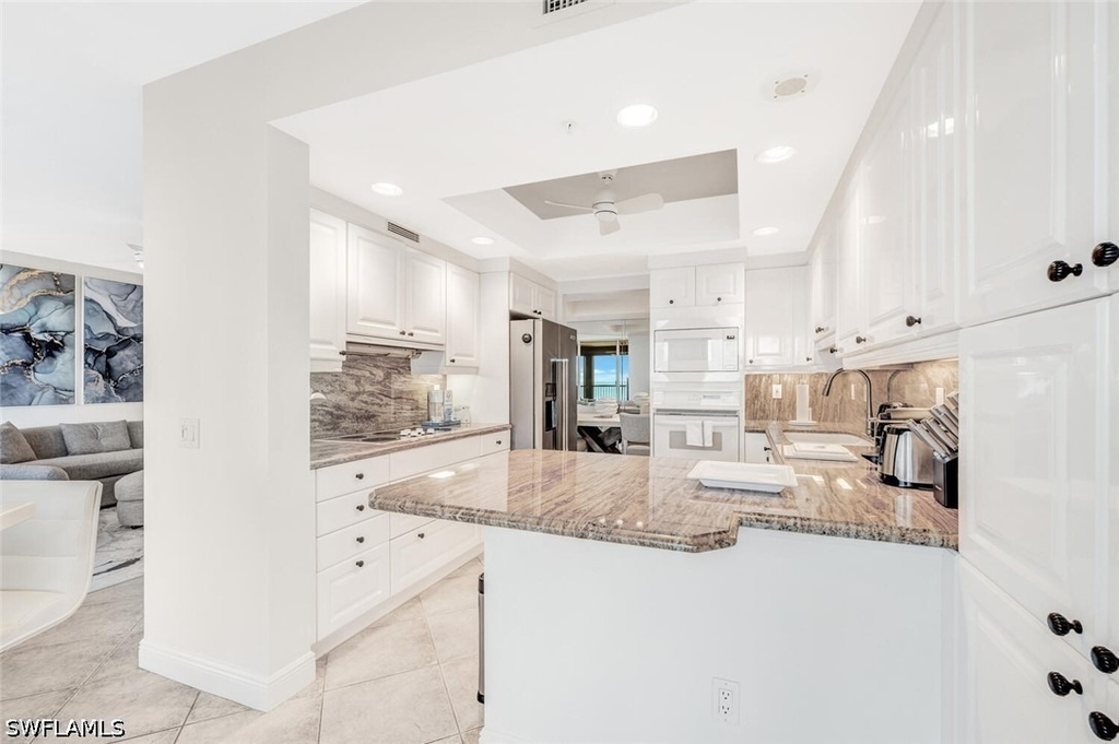 7225 Pelican Bay Boulevard - Photo 8