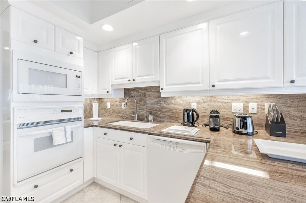 7225 Pelican Bay Boulevard - Photo 10