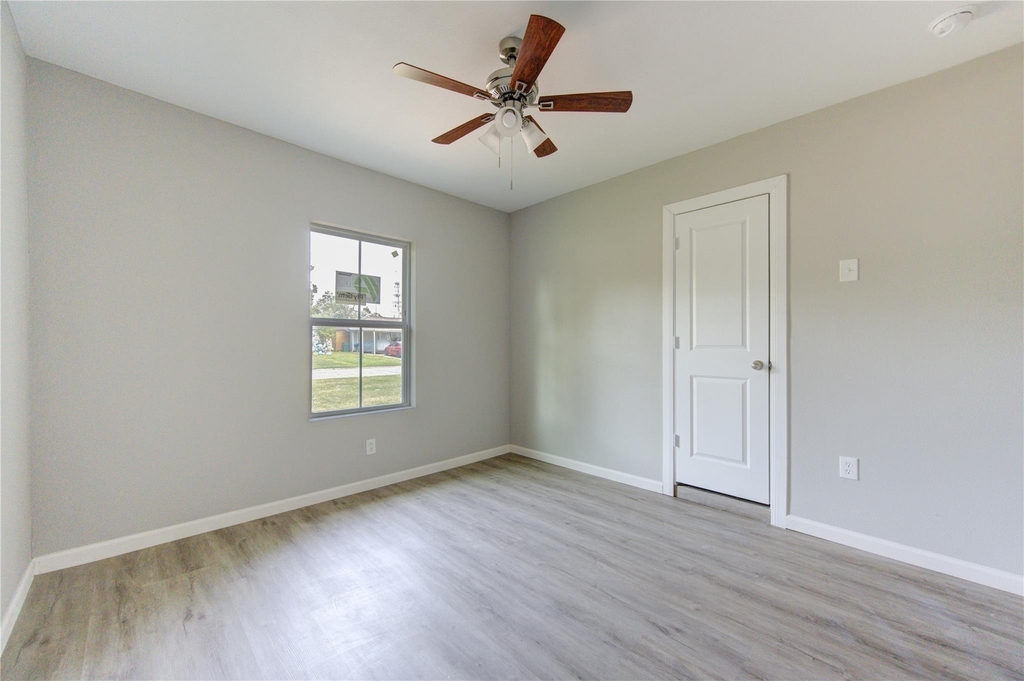 3304 Washington Street - Photo 9