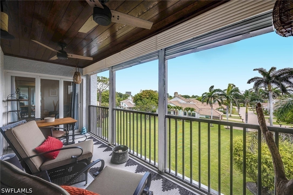 555 Park Shore Drive - Photo 23