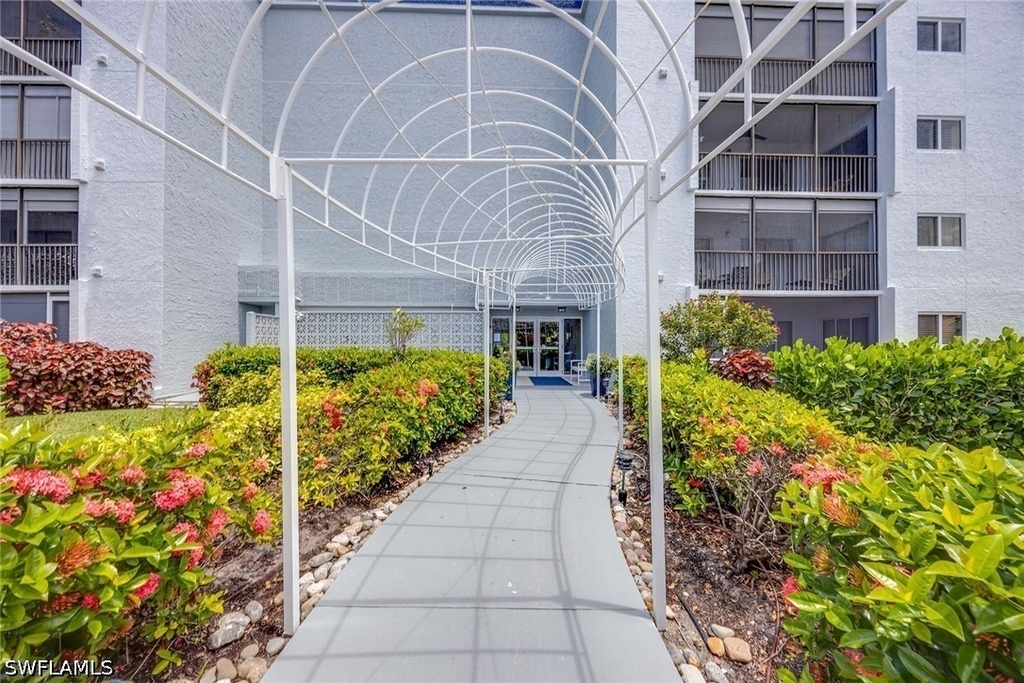 555 Park Shore Drive - Photo 1