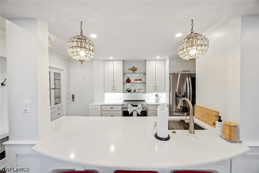 555 Park Shore Drive - Photo 12