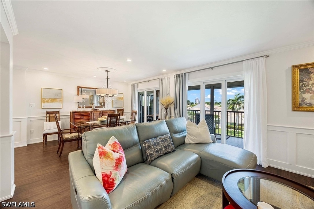 555 Park Shore Drive - Photo 9