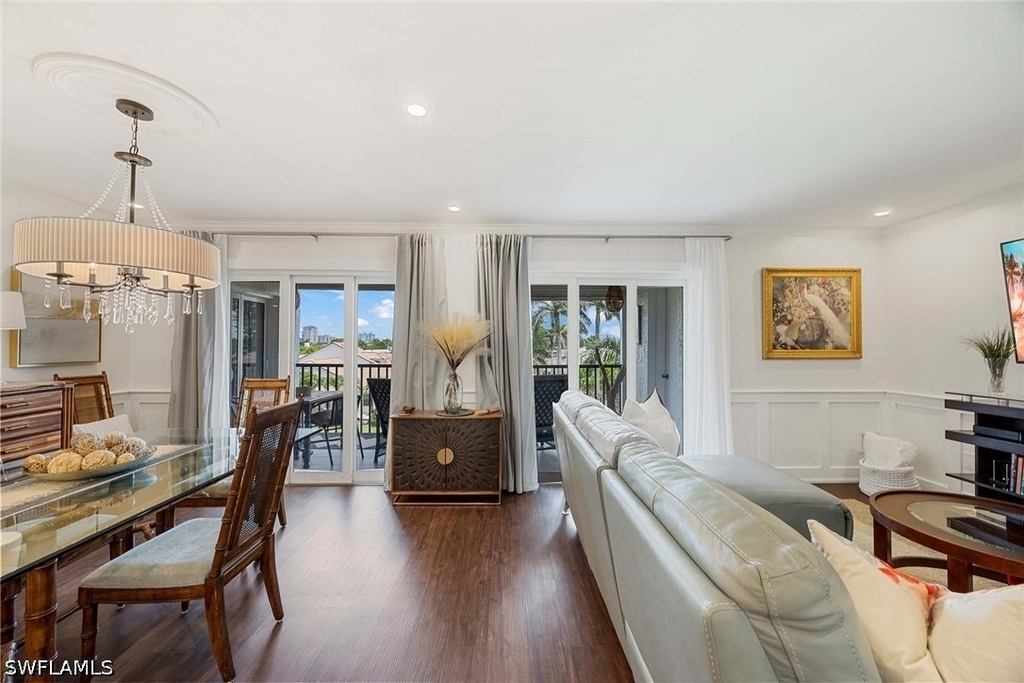555 Park Shore Drive - Photo 6