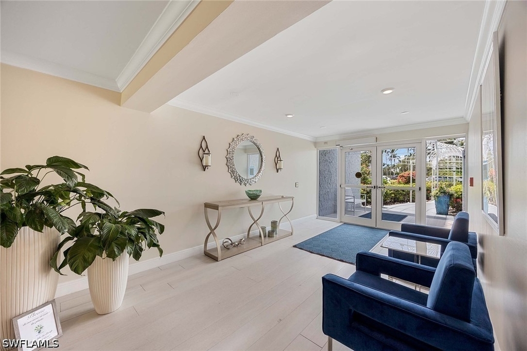 555 Park Shore Drive - Photo 3