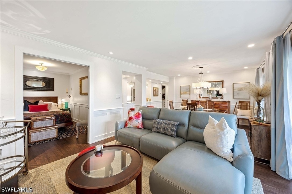 555 Park Shore Drive - Photo 8