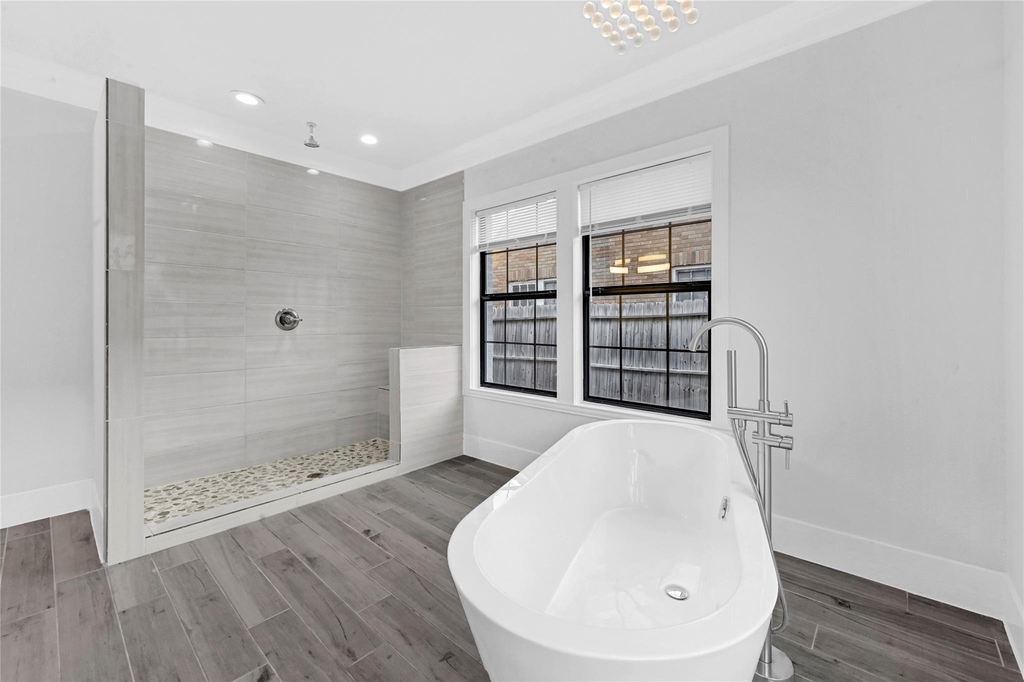 1633 Fourcade Street - Photo 3