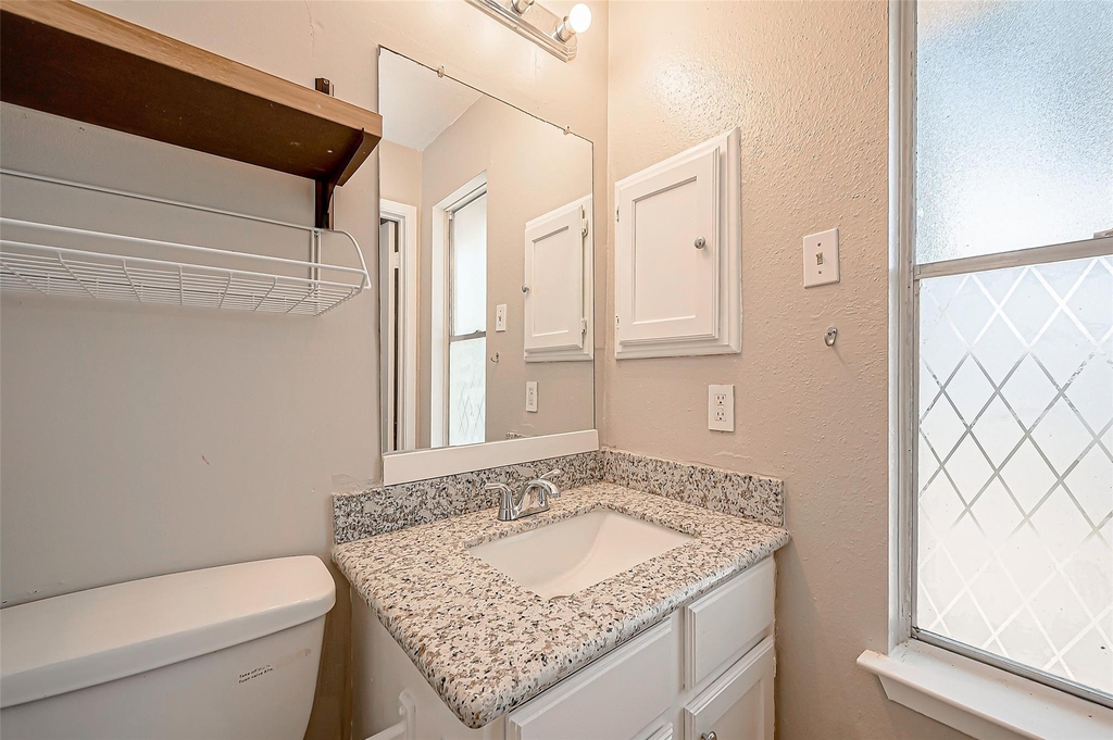 7111 Village Lake Drive - Photo 9