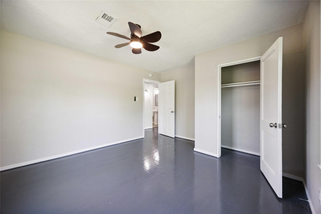 5206 Willow Glen Drive - Photo 11