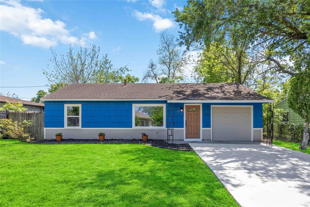 5206 Willow Glen Drive - Photo 0
