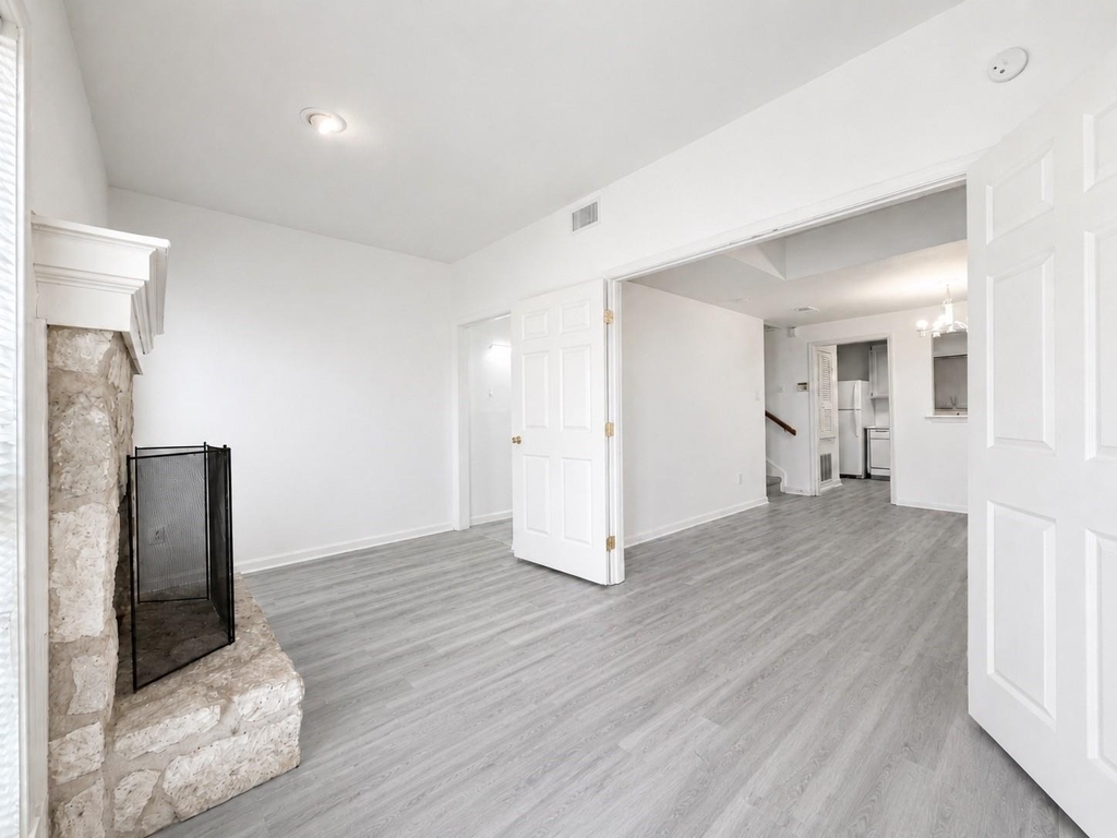 2529 Rio Grande Street - Photo 6