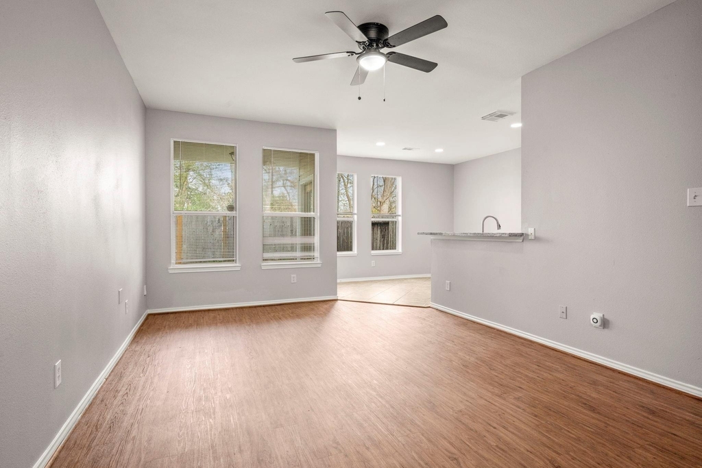 16546 Pentonshire Lane - Photo 5