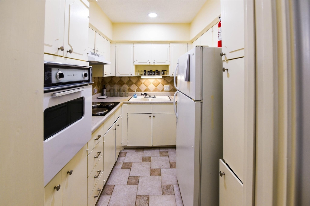 2601 Bellefontaine Street - Photo 7