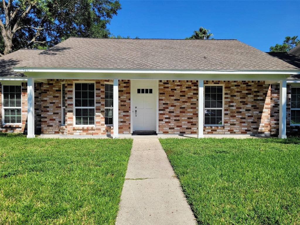 11926 Stillwater Drive - Photo 0